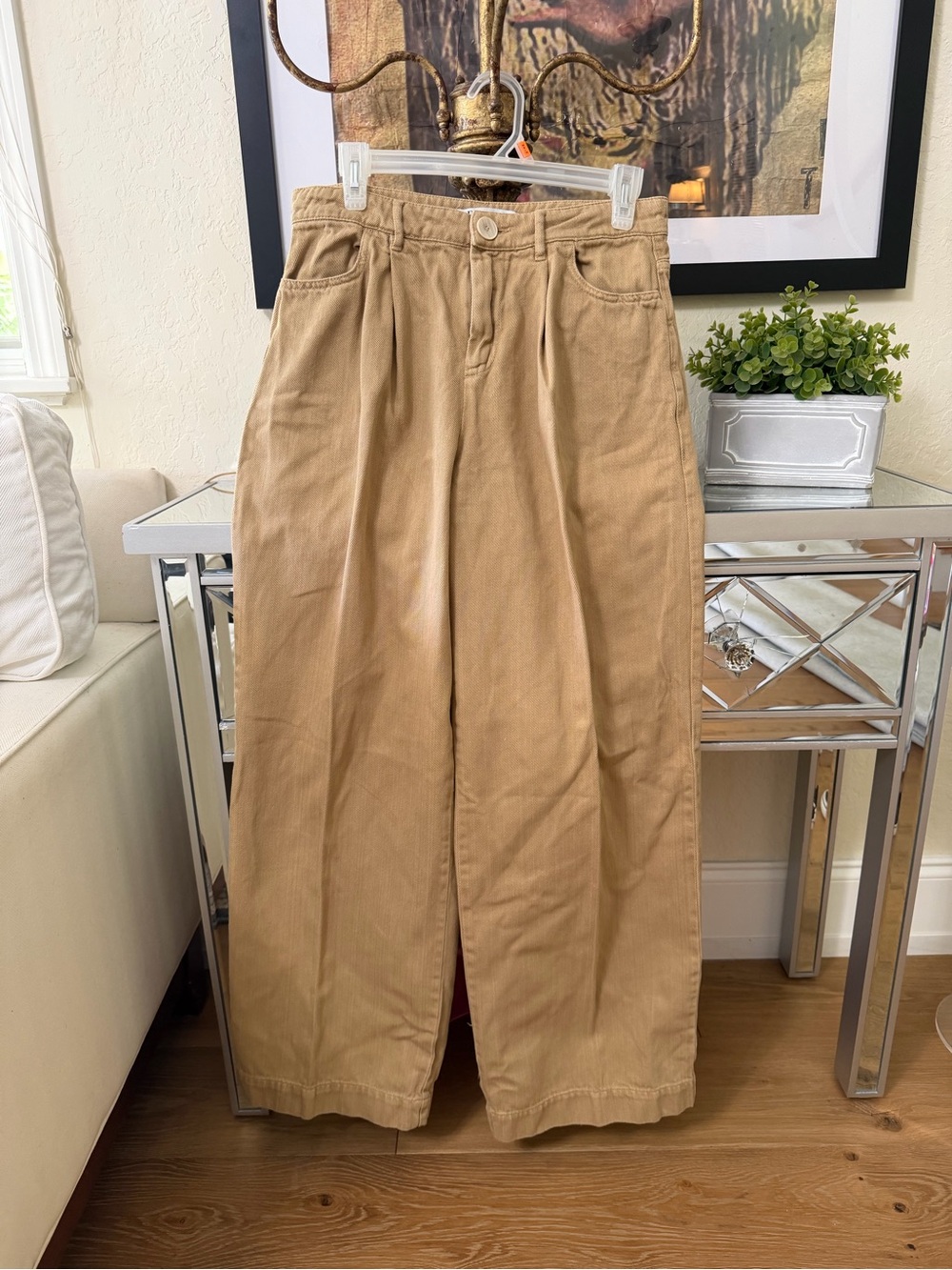 Zara Women’s Wide-Leg Jeans in Tan